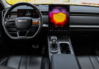 Подержанный автомобиль Jaecoo J7 2023 года (8 фото)