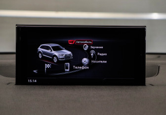 Подержанный автомобиль Audi Q7 2015 года (17 фото)