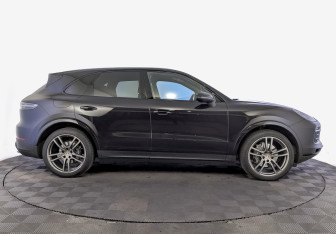 Подержанный автомобиль Porsche Cayenne 2018 года (4 фото)