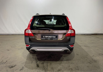 Подержанный автомобиль Volvo XC70 2012 года (5 фото)