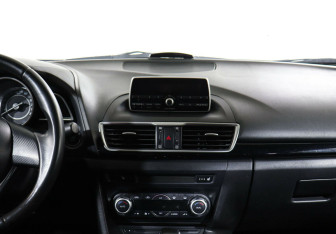 Подержанный автомобиль Mazda 3 Sedan 2014 года (11 фото)