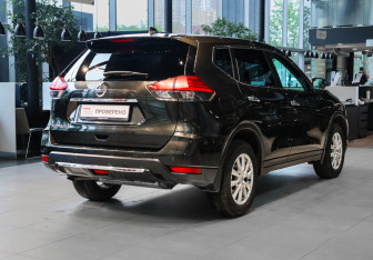 Подержанный автомобиль Nissan X-Trail 2020 года (4 фото)