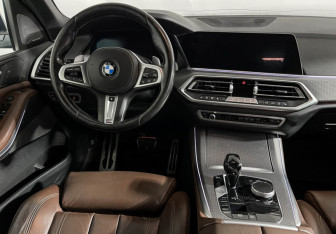 Подержанный автомобиль BMW X5 2019 года (15 фото)