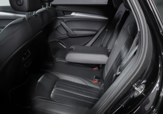 Подержанный автомобиль Audi Q5 2017 года (10 фото)