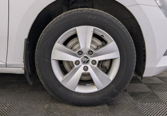 Подержанный автомобиль Skoda Superb Liftback 2017 года (12 фото)