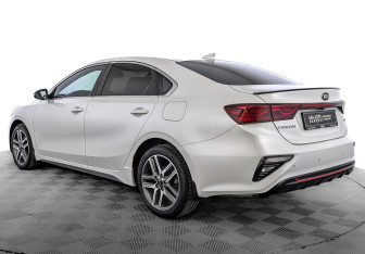Подержанный автомобиль Kia Cerato Sedan 2020 года (7 фото)