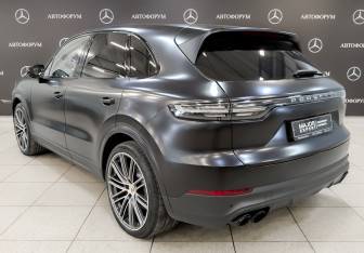 Подержанный автомобиль Porsche Cayenne 2020 года (7 фото)