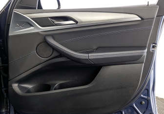 Подержанный автомобиль BMW X3 2021 года (25 фото)