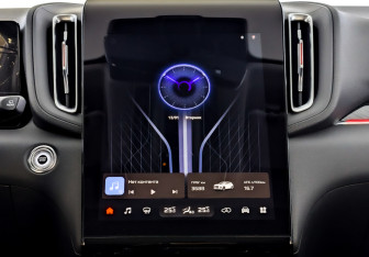 Подержанный автомобиль Hongqi HS3 2024 года (15 фото)