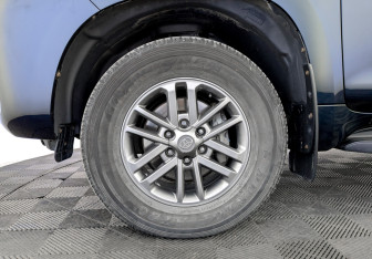 Подержанный автомобиль Toyota Land Cruiser Prado 2018 года (18 фото)