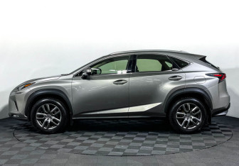 Подержанный автомобиль Lexus NX 2019 года (8 фото)