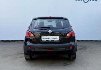 Подержанный автомобиль Nissan Qashqai 2008 года (6 фото)