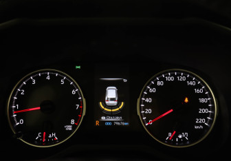 Подержанный автомобиль Toyota RAV4 2021 года (11 фото)