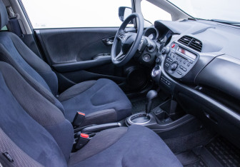 Подержанный автомобиль Honda Jazz 2012 года (9 фото)