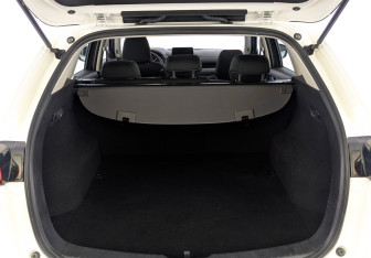 Подержанный автомобиль Mazda CX-5 2022 года (10 фото)