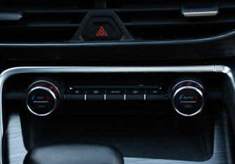 Подержанный автомобиль Geely Tugella 2024 года (20 фото)