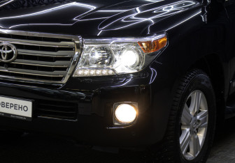 Подержанный автомобиль Toyota Land Cruiser Suv 2013 года (29 фото)