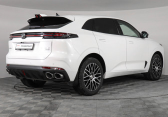 Подержанный автомобиль Changan UNI-K 2023 года (5 фото)