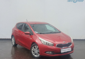 Подержанный автомобиль Kia Ceed Hatchback 2013 года (3 фото)