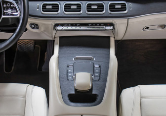 Подержанный автомобиль Mercedes-Benz GLE 2021 года (15 фото)