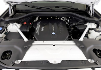 Подержанный автомобиль BMW X3 2020 года (9 фото)