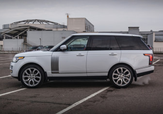 Подержанный автомобиль Land Rover Range Rover 2013 года (9 фото)