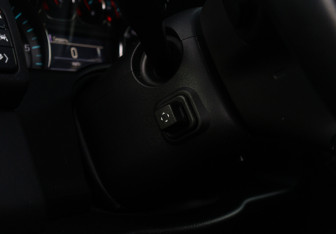 Подержанный автомобиль Chevrolet Tahoe 2016 года (17 фото)