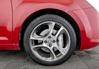 Подержанный автомобиль Alfa Romeo MiTo 2014 года (18 фото)