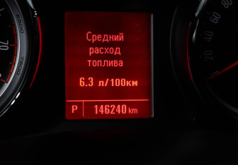 Подержанный автомобиль Opel Astra Wagon 2014 года (11 фото)