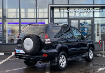 Подержанный автомобиль Toyota Land Cruiser Prado 2004 года (5 фото)