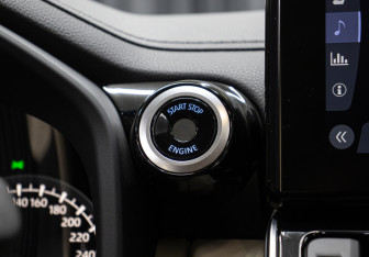 Подержанный автомобиль Toyota Land Cruiser Suv 2021 года (19 фото)