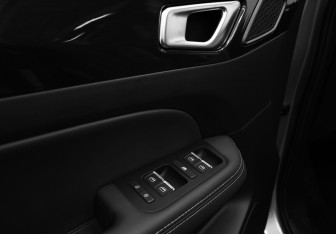 Подержанный автомобиль Kaiyi X3 2023 года (11 фото)