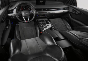 Подержанный автомобиль Audi Q7 2019 года (23 фото)