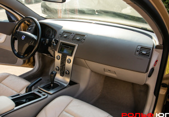 Подержанный автомобиль Volvo C30 2007 года (7 фото)