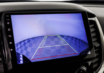 Подержанный автомобиль Mitsubishi L200 2022 года (14 фото)