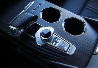 Подержанный автомобиль Changan UNI-K 2023 года (20 фото)