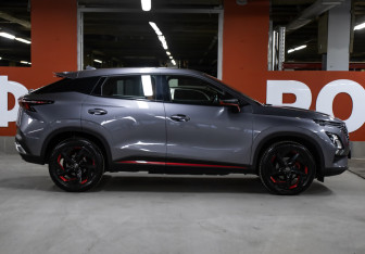 Подержанный автомобиль Omoda C5 2022 года (4 фото)