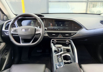 Подержанный автомобиль Geely Tugella 2022 года (14 фото)