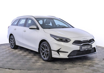 Подержанный автомобиль Kia Ceed Wagon 2022 года (3 фото)