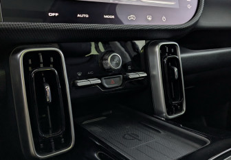 Подержанный автомобиль Haval Dargo 2023 года (15 фото)