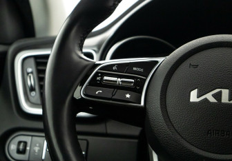 Подержанный автомобиль Kia Ceed Hatchback 2022 года (11 фото)