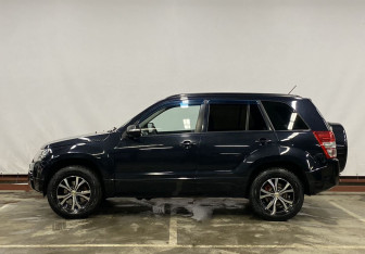Подержанный автомобиль Suzuki Grand Vitara 2011 года (8 фото)