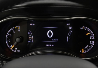 Подержанный автомобиль Jeep Grand Cherokee 2019 года (12 фото)