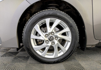 Подержанный автомобиль Toyota Corolla Sedan 2016 года (18 фото)