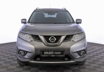 Подержанный автомобиль Nissan X-Trail 2015 года (2 фото)