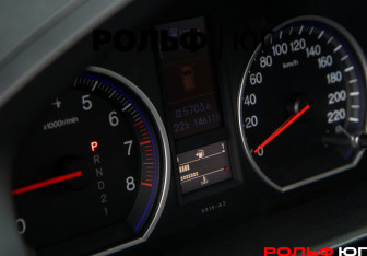 Подержанный автомобиль Honda CR-V 2011 года (9 фото)