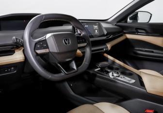 Подержанный автомобиль Changan UNI-V 2022 года (14 фото)