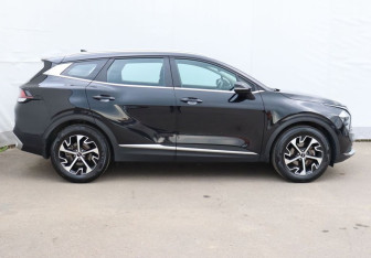 Подержанный автомобиль Kia Sportage 2022 года (7 фото)