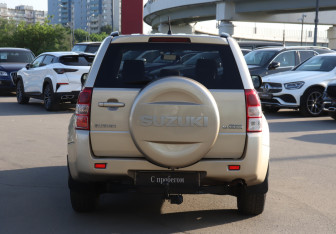 Подержанный автомобиль Suzuki Grand Vitara 2011 года (6 фото)