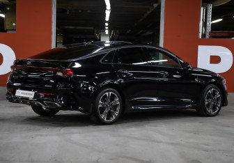 Подержанный автомобиль Kia K5 2020 года (5 фото)